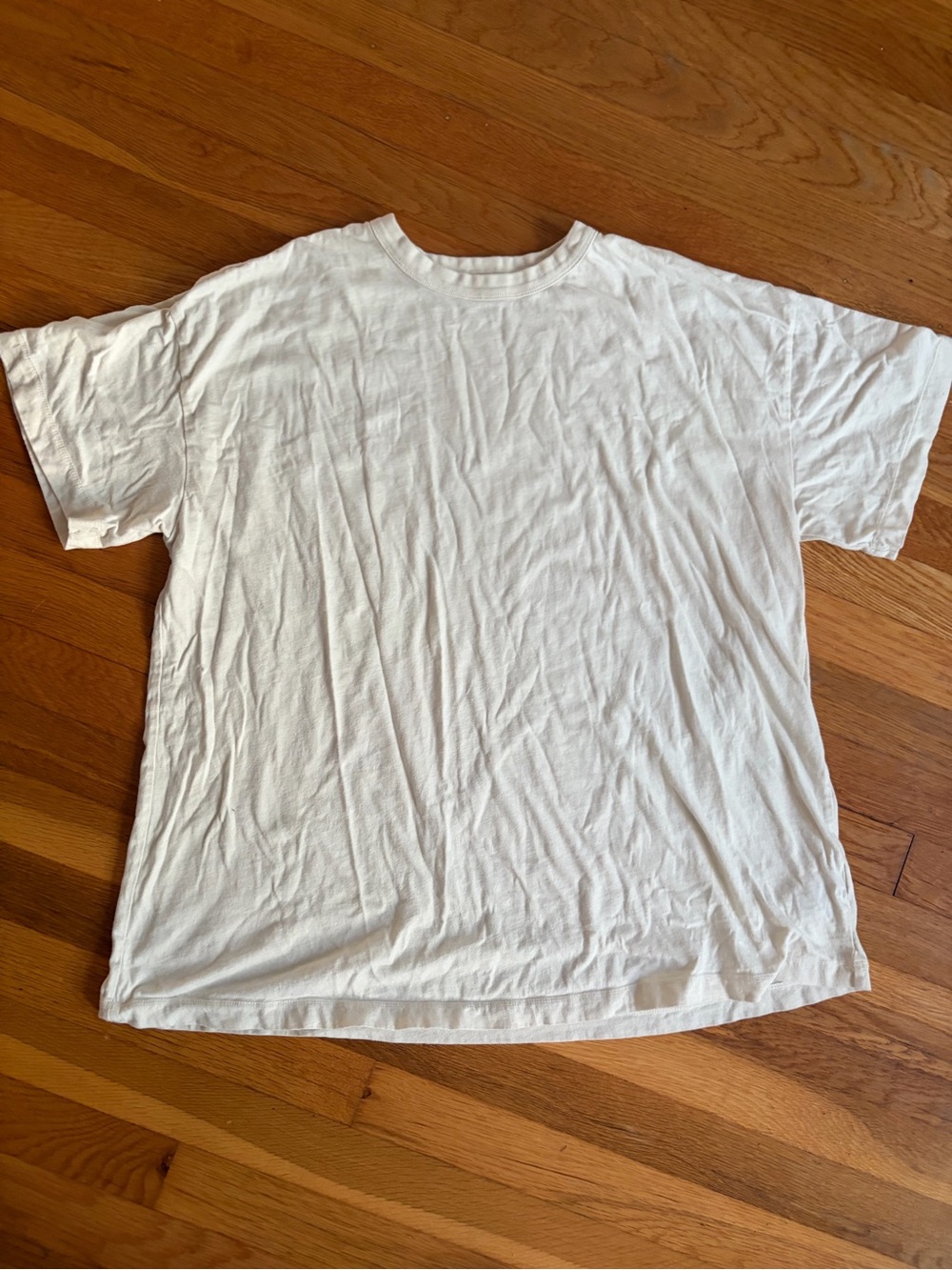 NWOT Women’s XL Classic Cream Crew Neck T-Shirt